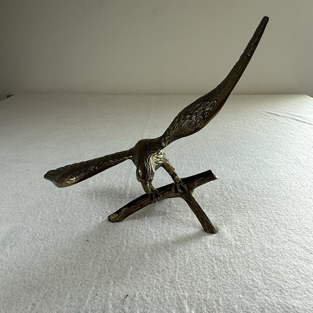 VINTAGE LARGE BRASS EAGLE‎ PERCHED ON A BRANCH STATUE 18" WING SPAN